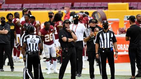 Ron Rivera (m.) ist Head Coach beim Washington Football Team