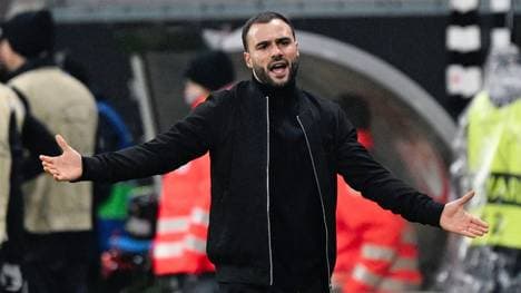 Unter Interims-Coach Dennis Schmitt blieben die Erfolgserlebnisse bei der Eintracht bisher leider aus! 