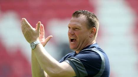 Uwe Koschinat übernimmt an der Bremer Brücke