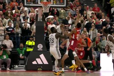 Für solche Szenen hat Bayern seinen neuen Superstar geholt