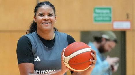 Nyara Sabally beim Training in Berlin