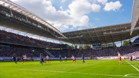 FBL-GER-BUNDESLIGA-LEIPZIG-KARLSRUHE
