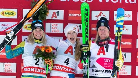 Heidi Zacher (links) bei der Siegerehrung in Montafor