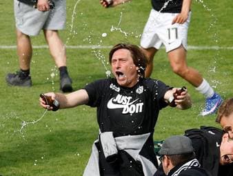 Platzsturm! Dorfverein schreibt Geschichte