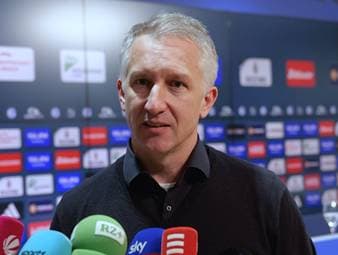 In einem Interview äußert sich Frank Baumann ausführlich zum Transfer von Edin Džeko und betont dessen strategische Bedeutung für den FC Schalke 04. Der erfahrene Stürmer soll in den kommenden Monaten maßgeblich dazu beitragen, die sportlichen Erfolgschancen des Vereins zu erhöhen.