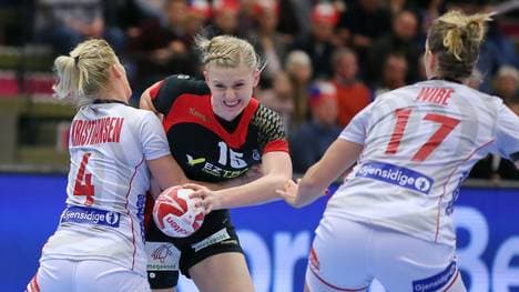 Deutsche Handballerin Kim Naidzinavicius