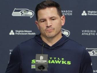Die Seattle Seahawks zittern vor dem Super Bowl gegen die Patriots um Quarterback Sam Darnold. Coach Mike Macdonald gibt ein Update zur Verletzung und stärkt seinem Spielmacher den Rücken.