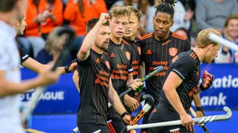 Die Niederlande besiegt Deutschland verdient