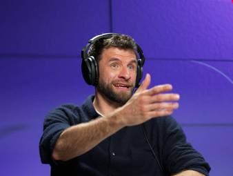 Thomas Müller analysiert zusammen mit Kommentator Wolff Fuss das Halbfinale der WM 2014 gegen Brasilien. Dabei hat er den einen oder anderen klassischen Müller-Spruch parat. 