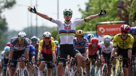 Tadej Pogacar gewinnt den Auftakt