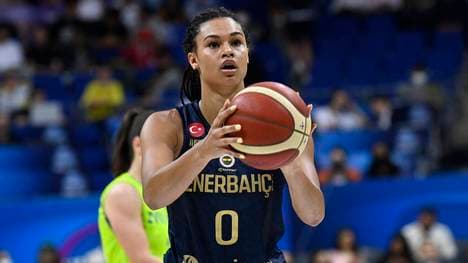 Satou Sabally läuft in der Türkei für Fenerbahce auf