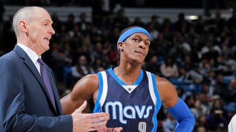 Dallas Mavericks v Sacramento Kings