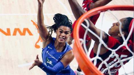 Satou Sabally gelang ein Double-Double für die Dallas Wings