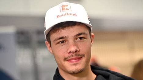 Der deutsche Skispringer Philipp Raimund ist Olympiasieger