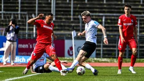 Ulms Torschütze Niklas Kölle (r.)
