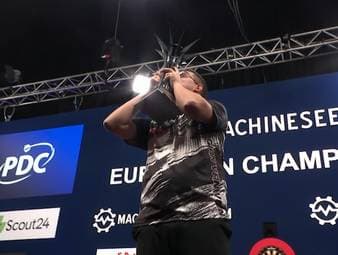 Gian van Veen krönt sich in Dortmund gegen Luke Humphries zum Titelträger der European Championship in einem äußerst spannenden Match.
