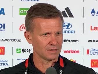 Kanadas Trainer Jesse Marsch verteidigt seine Ansprache auf dem Platz nach dem späten 1:0-Sieg gegen Südafrika. Zudem feierte Kapitän Alphonso Davies nach längerer Pause sein Comeback.