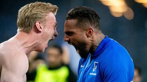 Kevin-Prince Boateng (r.) feierte mit Keeper Oliver Christensen