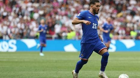 Rayan Cherki gab kürzlich sein Debüt für Frankreich