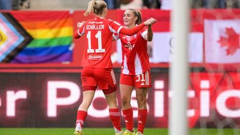 Lea Schüller und Torschützin Georgia Stanway