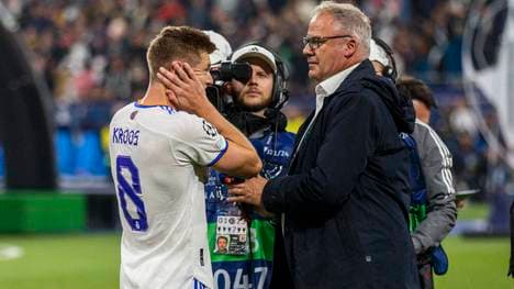 Toni Kroos (l.) brach das Interview mit ZDF-Reporter Nils Kaben ab