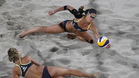 Laura Ludwig (u.) und Kira Walkenhorst gewannen in Rio Olympia-Gold