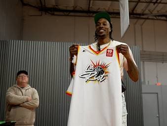 Dwight Howard stellt sich einer neuen Herausforderung und unterschreibt bei den Los Angeles Riot. Der achtmalige NBA-All-Star spielt in der kommenden Saison 3x3-Basketball in der BIG3.