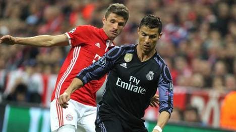 Thomas Müller und Cristiano Ronaldo im Duell
