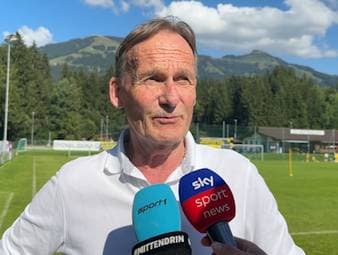 Die Frauen von Borussia Dortmund spielen in Deutschlands dritthöchster Liga. Für Geschäftsführer Hans-Joachim Watzke nimmt der Frauenfußball allgemein eine tolle Entwicklung, von der sich auch die Herren etwas abschauen können.