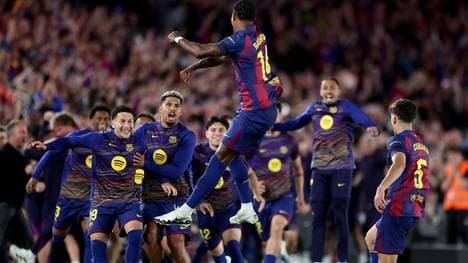Rashford lässt sich nach seinem Traum-Freistoß feiern