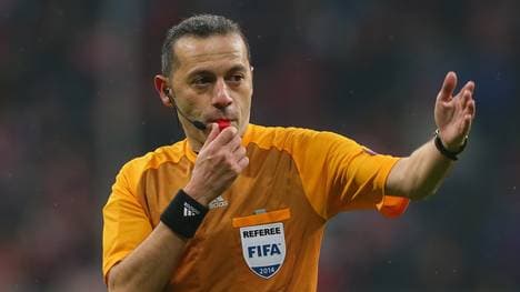 FC Bayern Munchen v AS Roma - UEFA Champions League