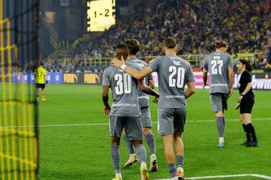 Vor Mega-Kulisse: RWE düpiert BVB