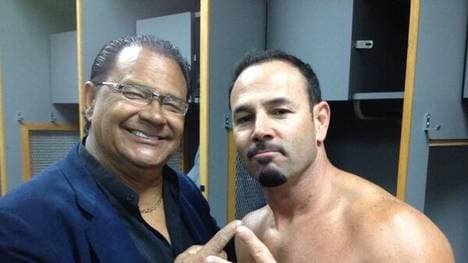 Chavo Guerrero Sr. (l.) war der Vater des früheren WWE-Stars Chavo Guerrero (r.)