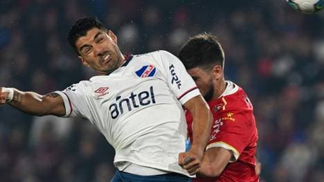 Per Kopf erfolgreich: Luis Suarez