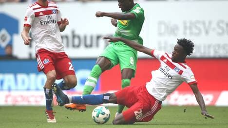 Hamburger SV: Gideon Jung fällt nach Knorpelschaden lange aus, Gideon Jung (rechts) wird dem Hamburger SV ein halbes Jahr fehlen