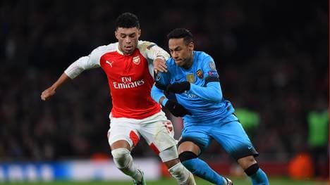 Arsenal FC v FC Barcelona - UEFA Champions League Round of 16: First Leg