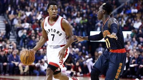 Dennis Schröder hatte mit Kyle Lowry (l.) einen starken Gegenspieler
