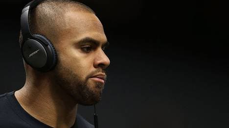 NEW ORLEANS, LA - OCTOBER 05:  Kasim Edebali #91 of the New Orleans Saints participates in warmups  prior to a game against the Tampa Bay Buccaneers at the Mercedes-Benz Superdome on October 5, 2014 in New Orleans, Louisiana.  (Photo by Chris Graythen/Getty Images)