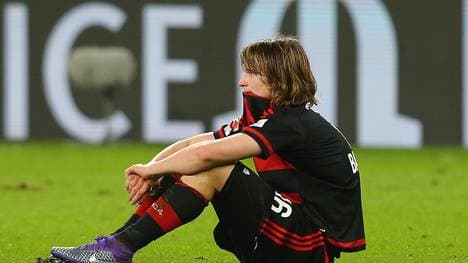 Nach dem erneuten Heimdebakel gegen Werder ist Tin Jedvaj die Enttäuschung anzusehen 