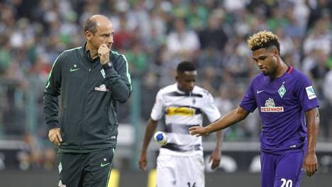 Trainer Viktor Skripnik (l.) steht mit Werder Bremen am Tabellenende