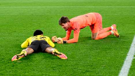 Gregor Kobel freut sich über den Halbfinal-Einzug