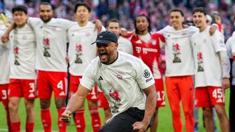 Trainer Vincent Kompany und der FC Bayern feiern die deutsche Meisterschaft
