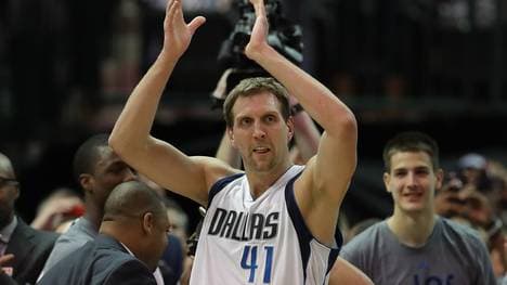 PLATZ 1: Dirk Nowitzki (Dallas Mavericks) - 21 Saisons (seit 1998)