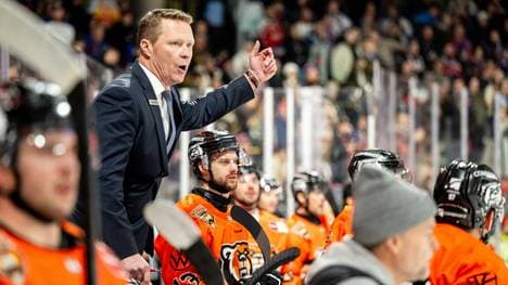 War seit 2021 in Wolfsburg: Mike Stewart