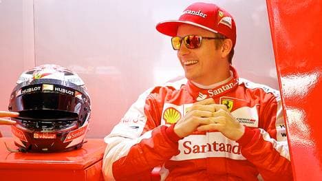 Kimi Raikkönen von Ferrari lacht