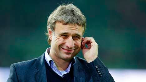 Marco Bode verliert in einem Schachturnier gegen Weltmeister Magnus Carlsen