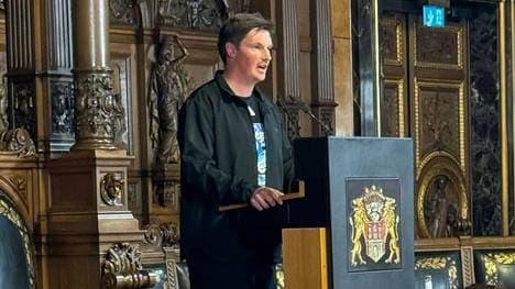 HSV-Coach Polzin spricht im Rathaus