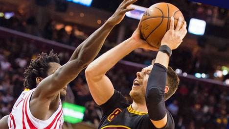 Matthew Dellavedova darf das schwarze Armband nicht mehr tragen