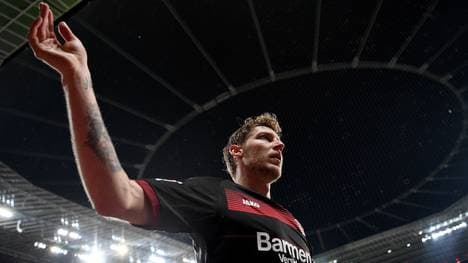 Bayer 04 Leverkusen v FC Schalke 04 - Bundesliga