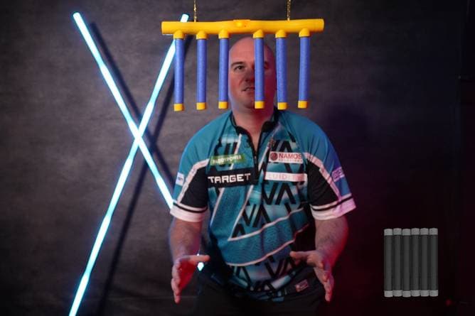 "Halbe Stunde hinten dran": Reaktions-Test mit Rob Cross